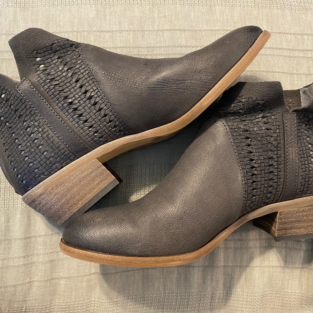 Vince Camuto Patellen Ankle Boot